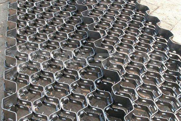 What is tortoise shell mesh wear-resistant ceramic coating, its performance characteristics ?